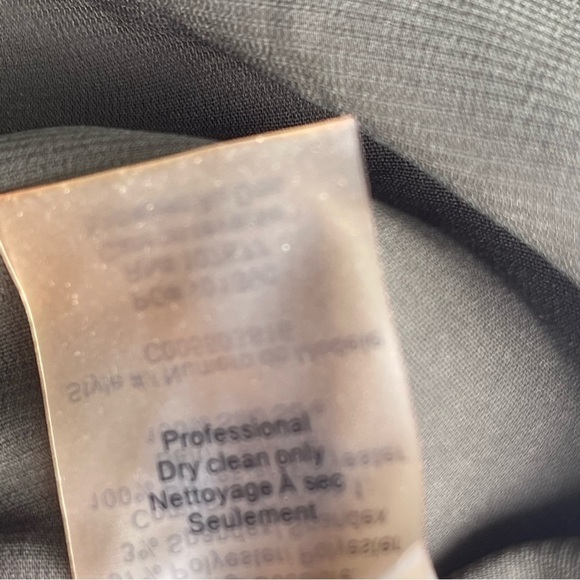 💋Alice + Olivia strapless fit & flare 3 tier lined mini dress - Picture 15 of 15